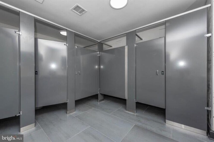 More Photos Of 8330 Pulaski Hwy, Rosedale Office Residential For Lease