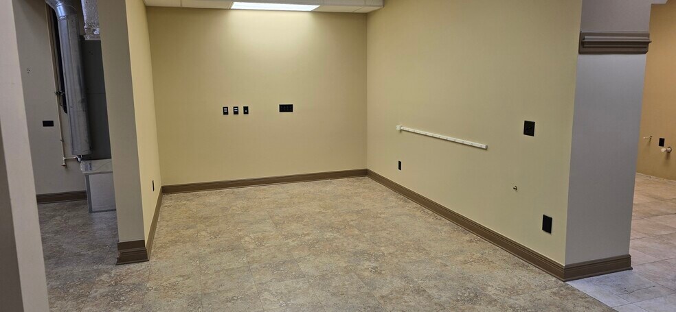 More Photos Of 8725 Youngerman Ct, Jacksonville Flex For Lease