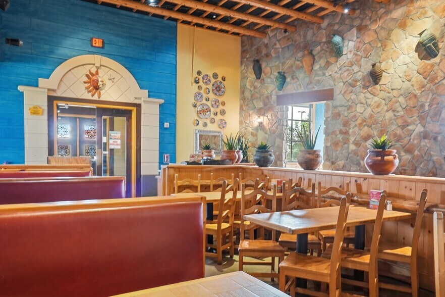 More Photos Of 1331 E North St, Rapid City Restaurant For Sale
