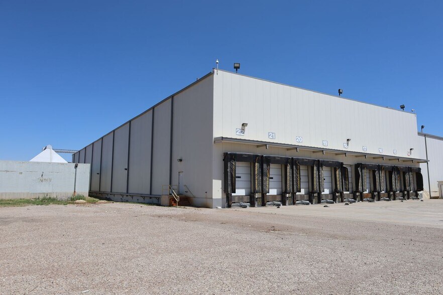 Primary Photo Of 3203 Avenue B, Lubbock Food Processing For Lease