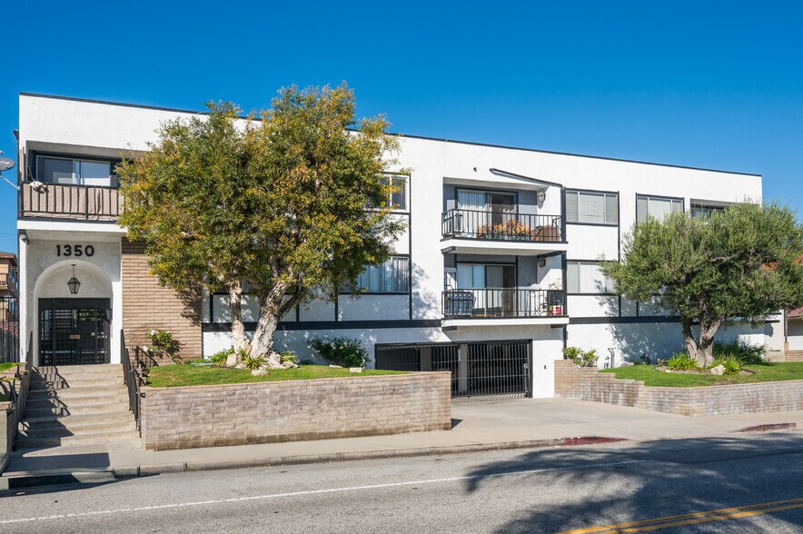 More Photos Of 1350 W 9th St, San Pedro Apartments For Sale