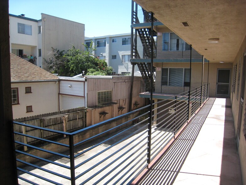 More Photos Of 407 Vernon St, Oakland Apartments For Sale