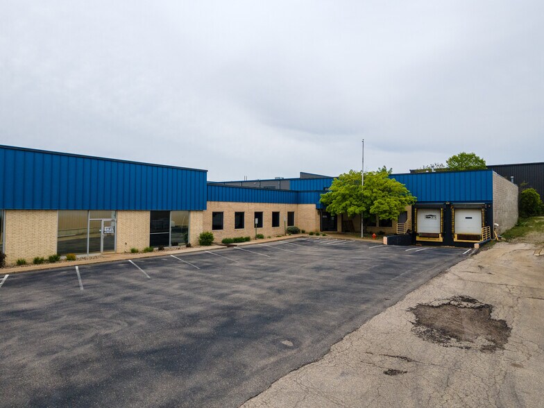 More Photos Of 1304 Valleyhigh Dr NW, Rochester Showroom For Sale