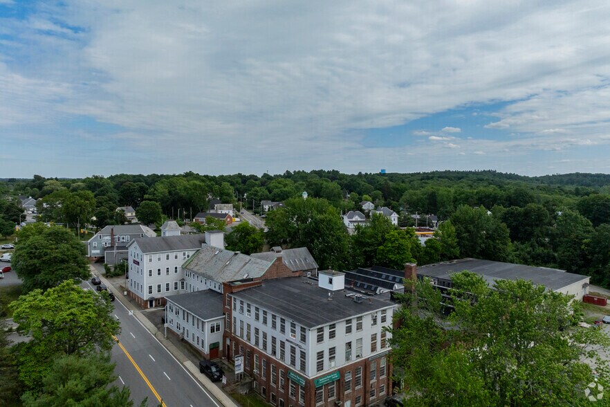 More Photos Of 410 Great Rd, Littleton Light Manufacturing For Lease