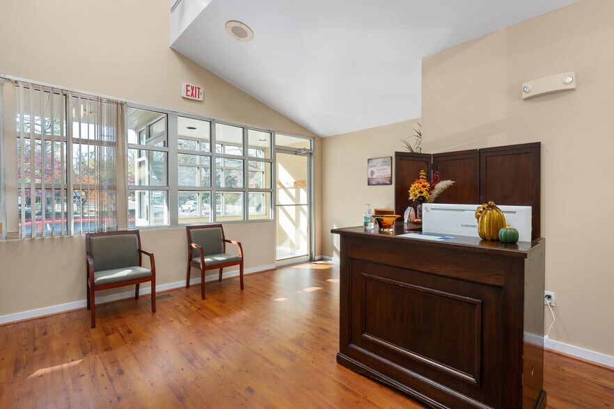 More Photos Of 207 Ridgely Ave, Annapolis Medical For Lease