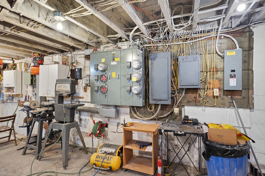 More Photos Of 200-202 W Main St, Monongahela Storefront Retail Residential For Sale