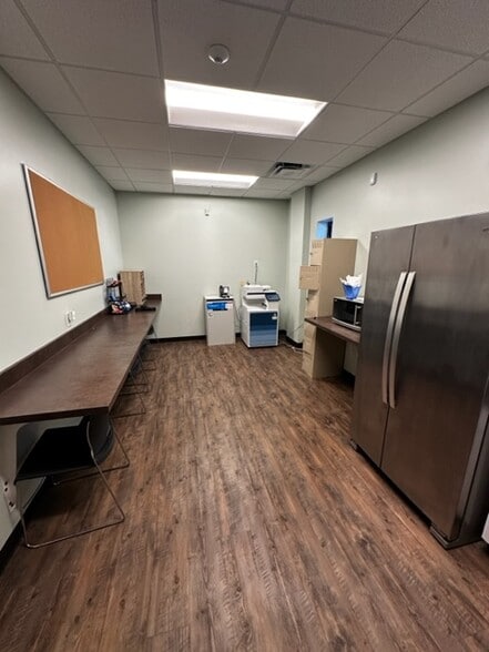 More Photos Of 12700 W Dixie Hwy, Miami Medical For Lease