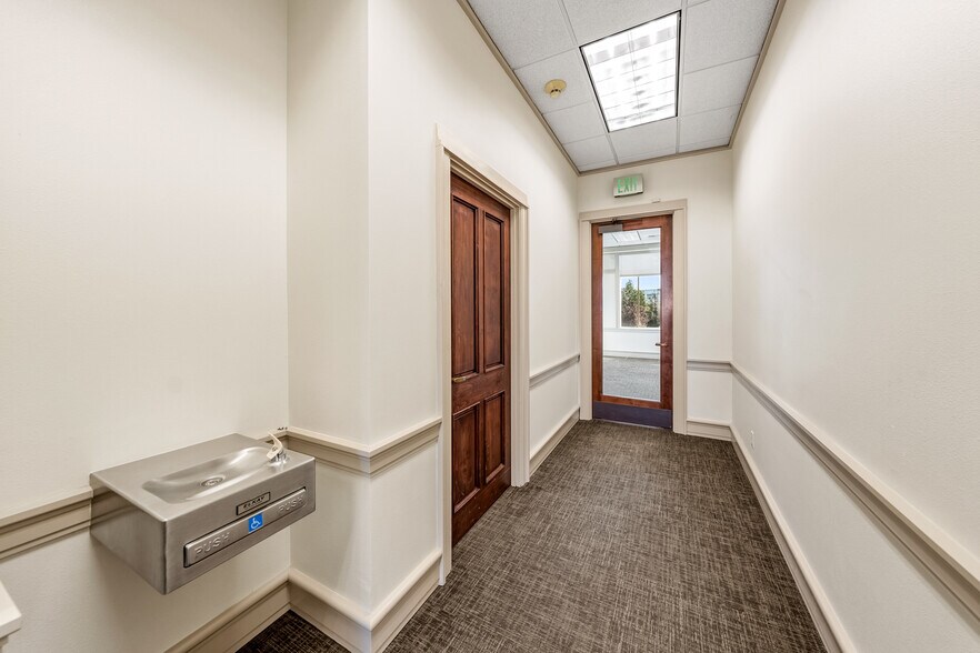 More Photos Of 1501 E McAndrews Rd, Medford Medical For Lease