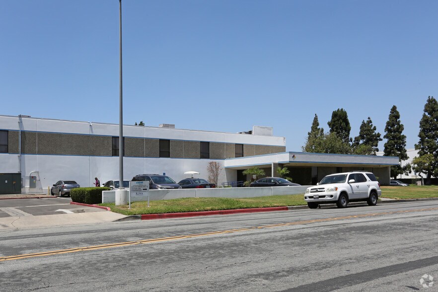 More Photos Of 7272 Chapman Ave, Garden Grove Warehouse For Lease