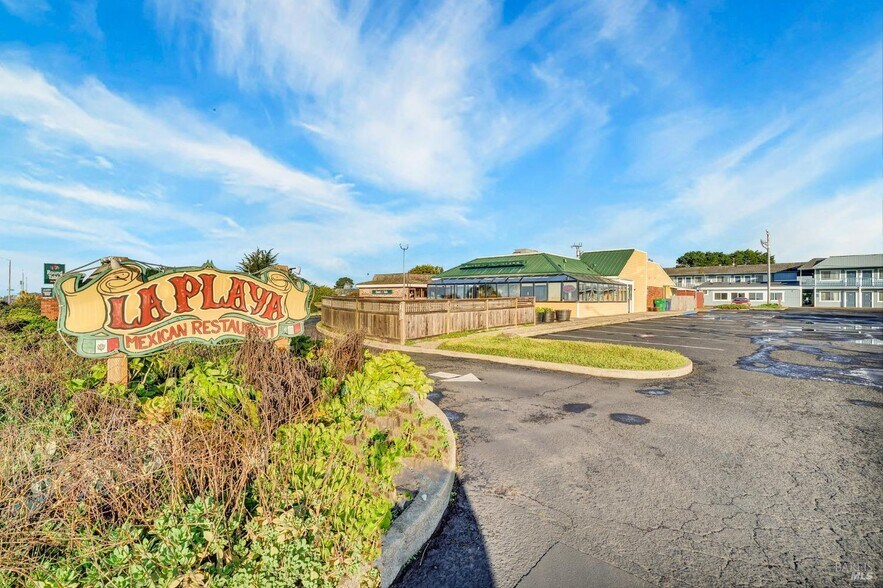 More Photos Of 760 S Main St, Fort Bragg Restaurant For Sale