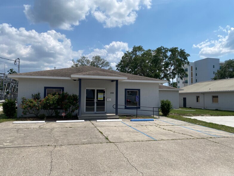 Primary Photo Of 236 Avenue D SW, Winter Haven Medical For Lease