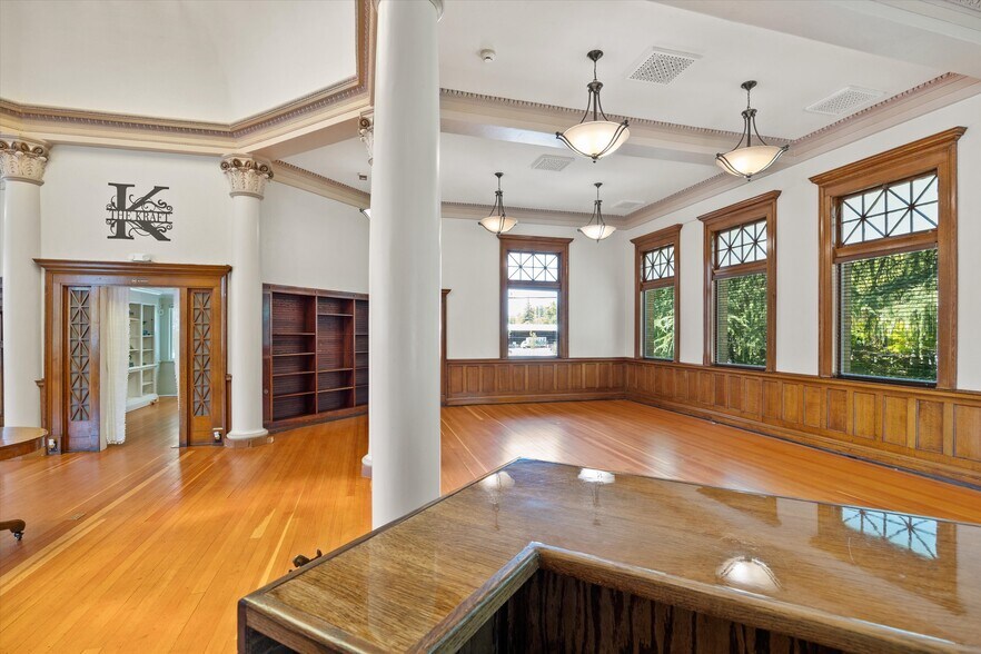 More Photos Of 909 Jefferson St, Red Bluff Specialty For Sale