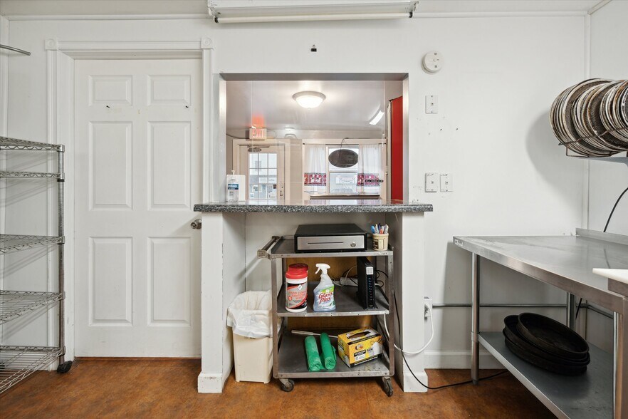 More Photos Of 328 N Main St, Morrice Fast Food For Sale