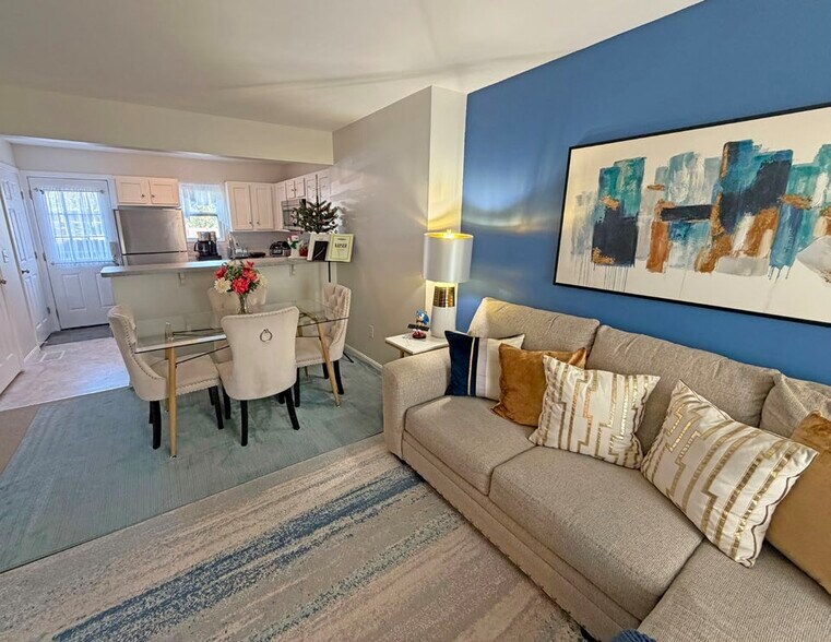 More Photos Of 39 Pearl St, Hyannis Apartments For Sale