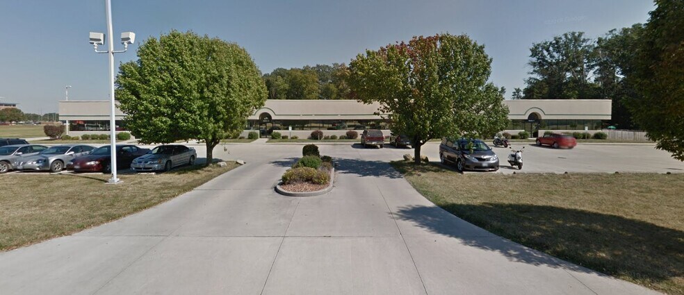 More Photos Of 1207 Network Centre Dr, Effingham Office For Lease