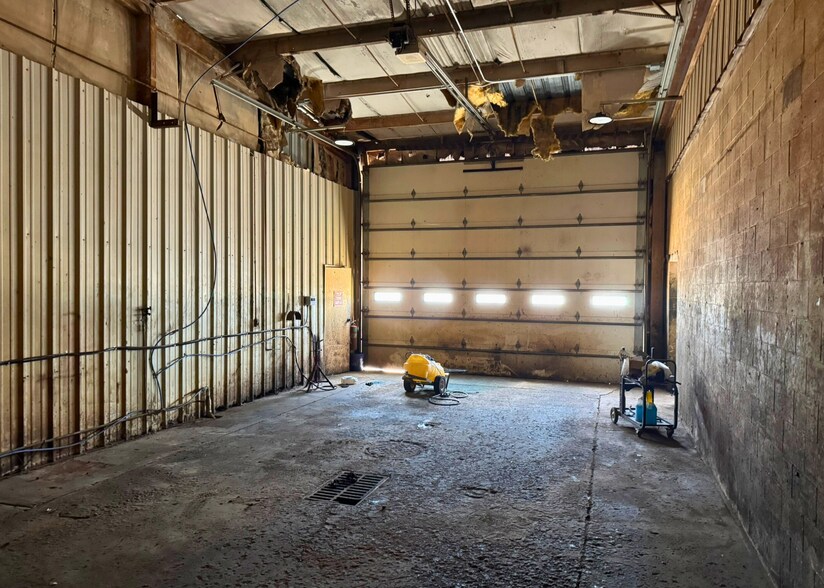 More Photos Of 1900 SW 27th St, El Reno Warehouse For Lease