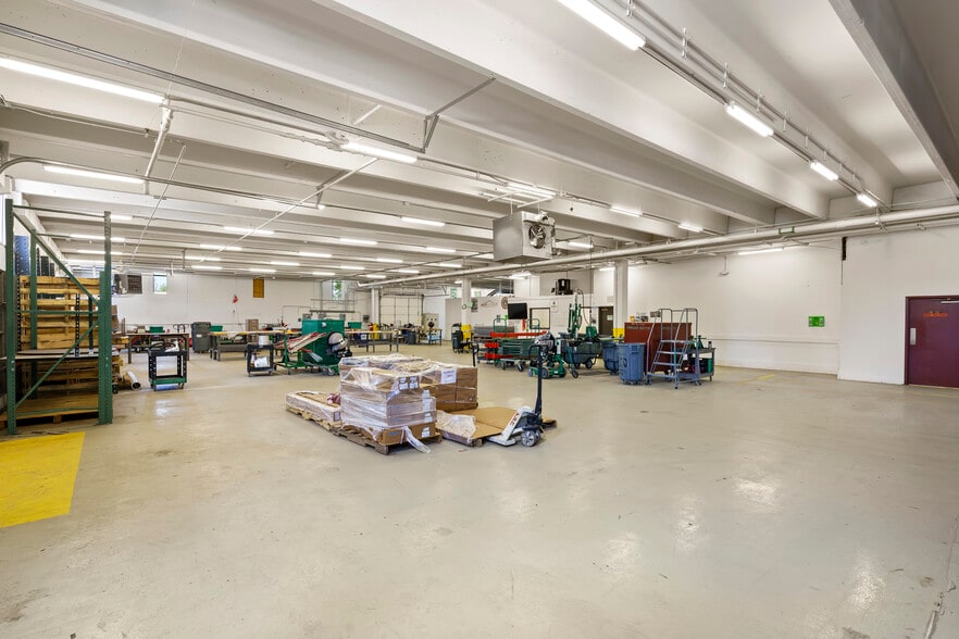 More Photos Of 1335 Ford St, Colorado Springs Warehouse For Lease
