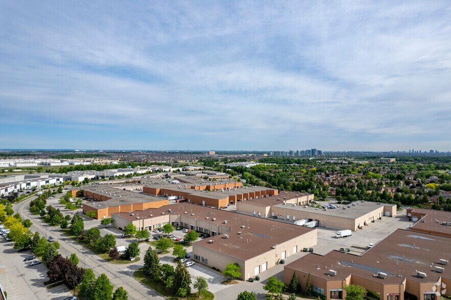 More Photos Of 4055 Sladeview Cres, Mississauga Light Distribution For Lease