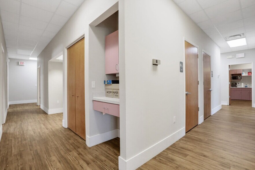 More Photos Of 1540 Business Center Dr, Orange Park Office For Lease