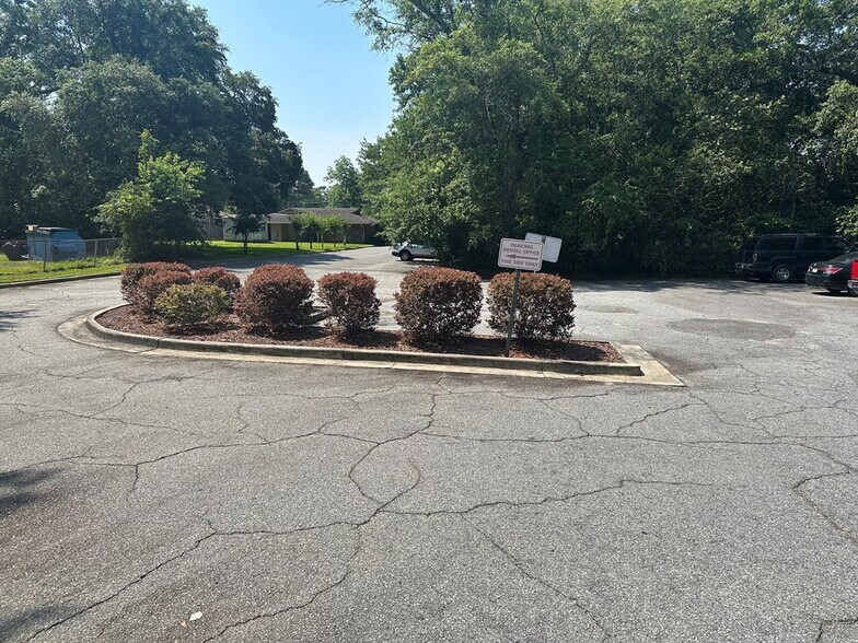 More Photos Of 115 W Park Ave, Valdosta Specialty For Sale