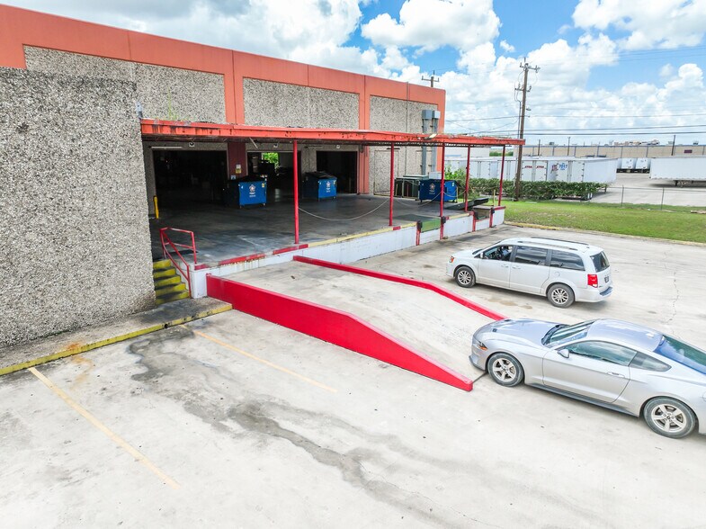 More Photos Of 4267 Dividend Rd, San Antonio Warehouse For Sale