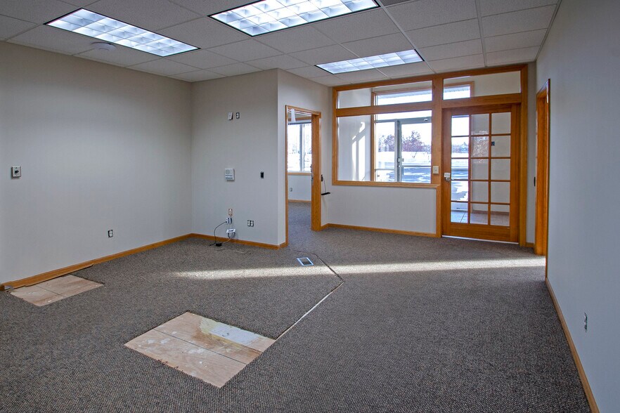 More Photos Of 4601 Weston Woods Way, White Bear Township Office For Lease