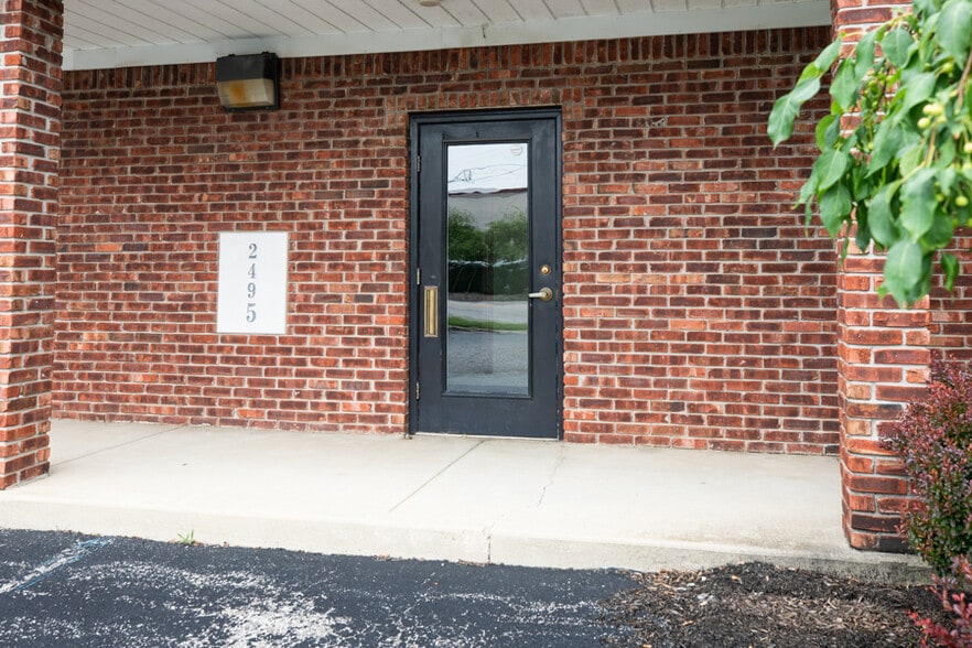 More Photos Of 2495 S Walnut Street Pike, Bloomington Office Residential For Lease