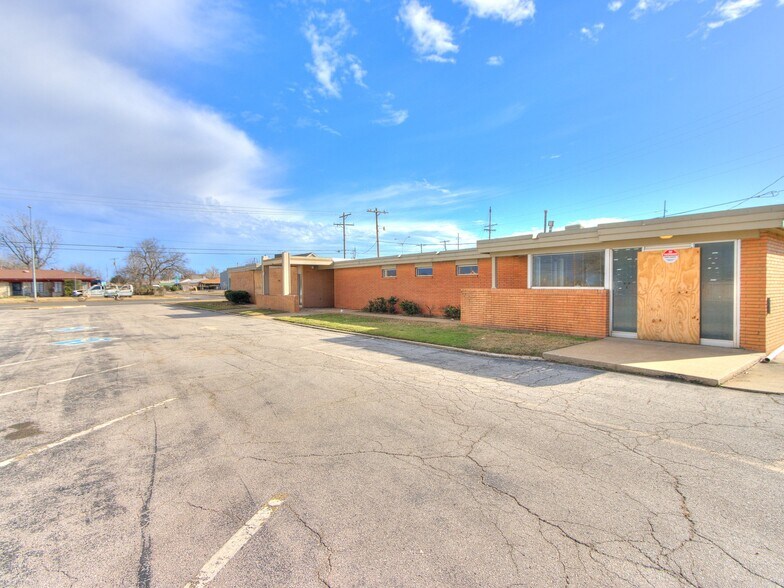 More Photos Of 5835 S Pennsylvania Ave, Oklahoma City Medical For Sale