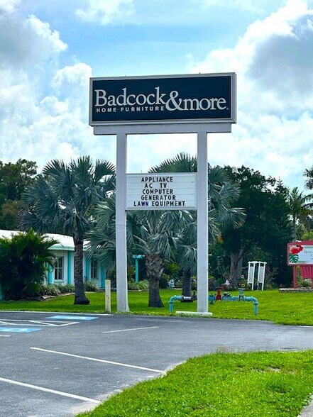 More Photos Of 6920 Cortez Rd W, Bradenton General Retail For Lease