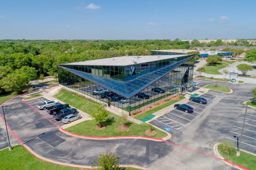 More Photos Of 1920 W Villa Maria Rd, Bryan Medical For Lease