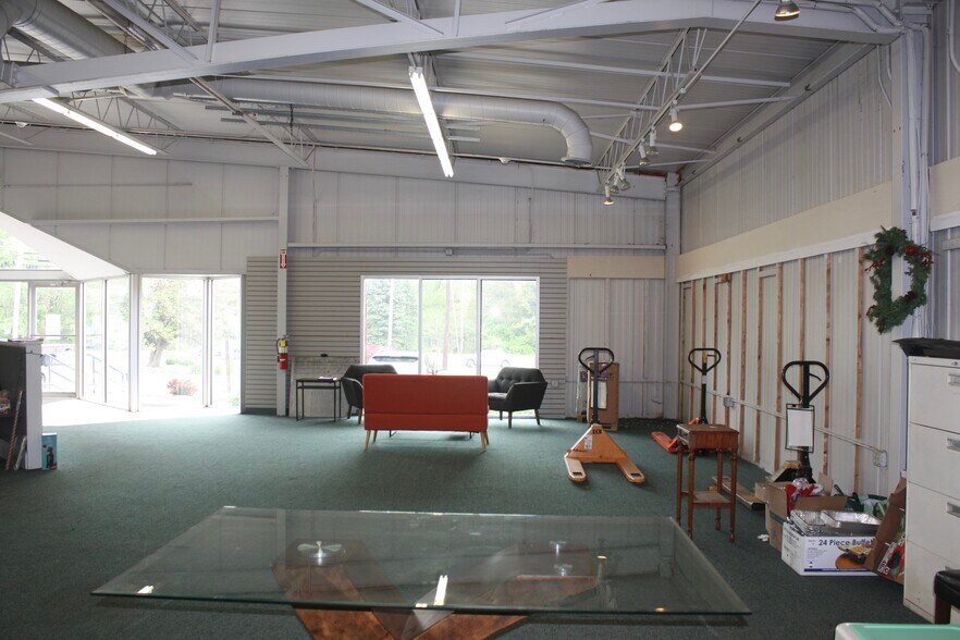 More Photos Of 404 Route 31, Lambertville Showroom For Lease