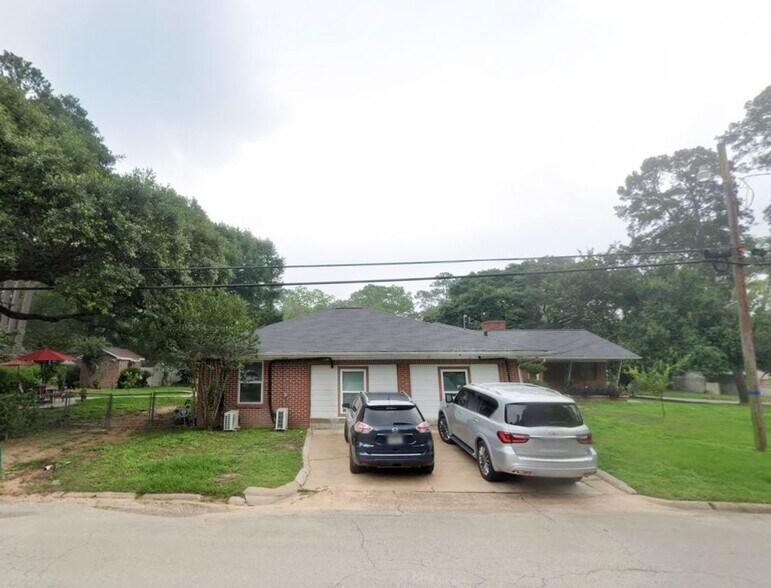 More Photos Of 302 Conroe Dr, Conroe Assisted Living For Sale