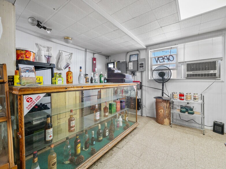 More Photos Of 365 4th St, Rock River General Retail For Sale