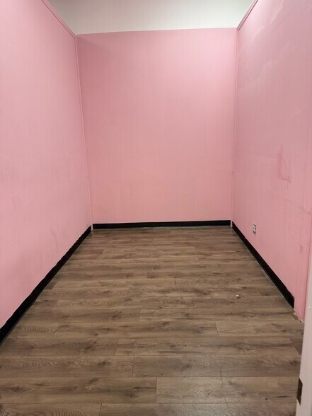 More Photos Of 121-131 Collins St, Joliet Storefront For Lease