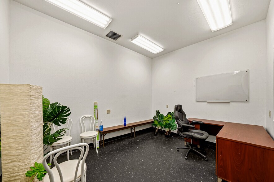More Photos Of 710 Jefferson Ave, Ashland Light Manufacturing For Lease