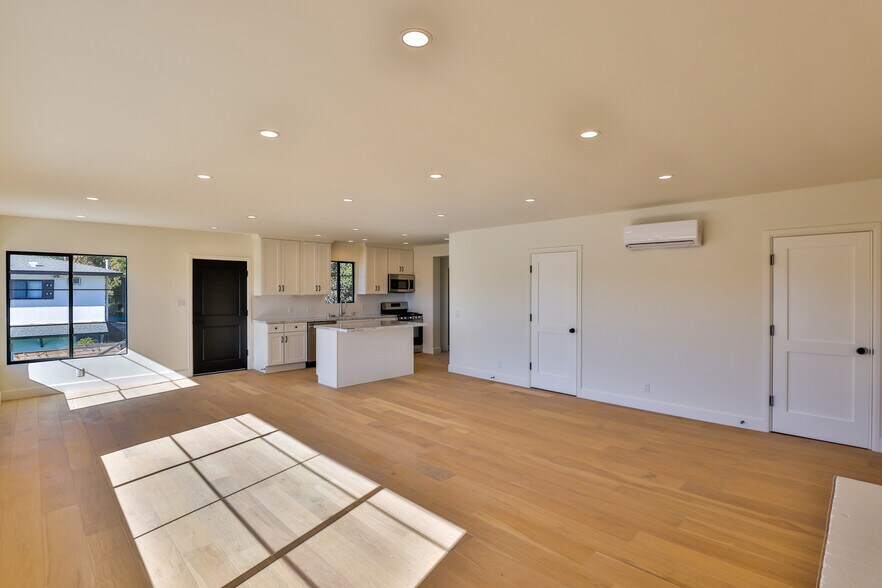 More Photos Of 22227 Pacific Coast Hwy, Malibu Apartments For Sale