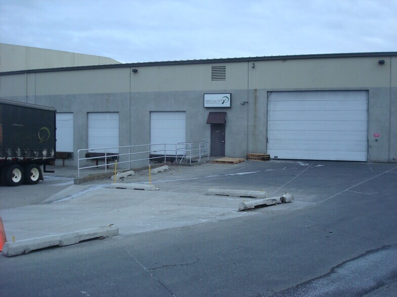 Primary Photo Of 3014 N Flora Rd, Spokane Valley Manufacturing For Lease