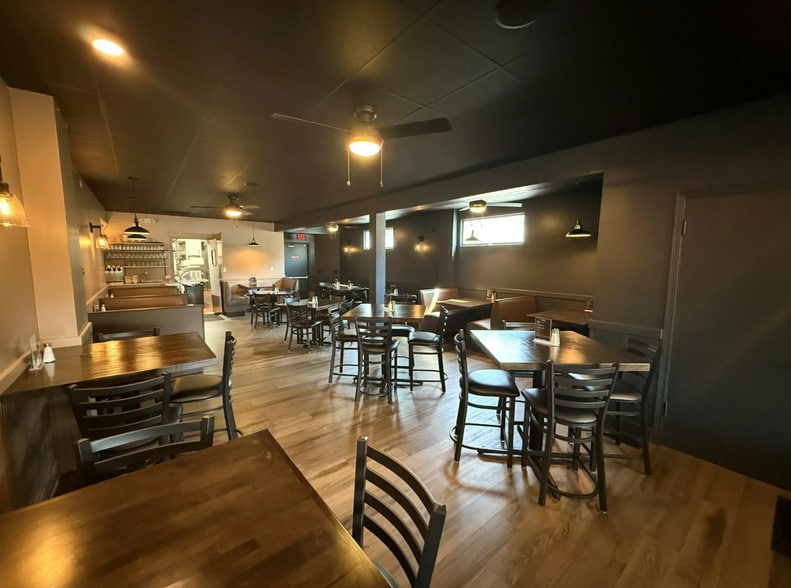 More Photos Of 48 E Joliet St, Schererville Restaurant For Sale