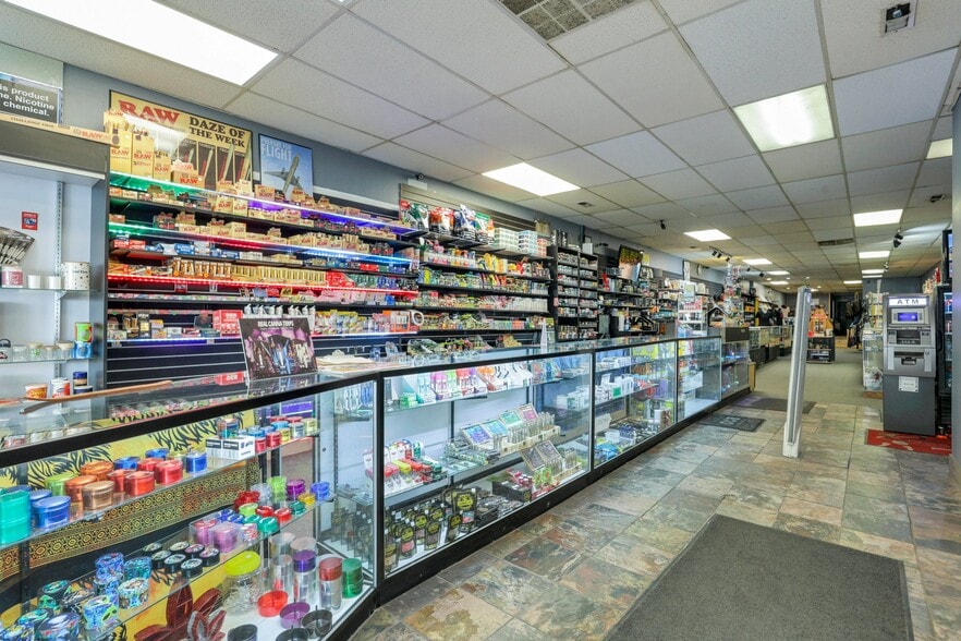More Photos Of 1186 N High St, Columbus Storefront Retail Office For Sale