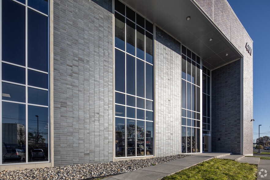 More Photos Of 400 Huyler St, South Hackensack Warehouse For Lease