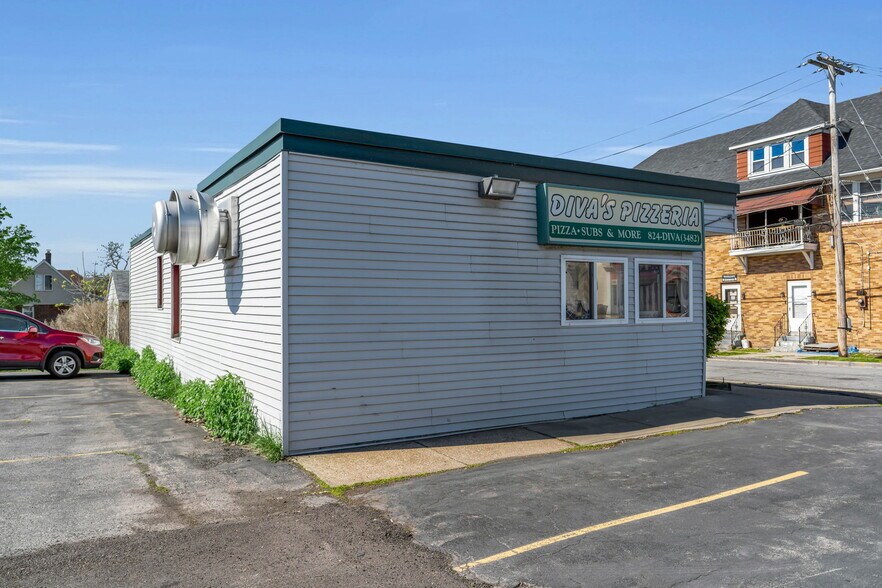 More Photos Of 2123 Clinton St, Buffalo Restaurant For Sale