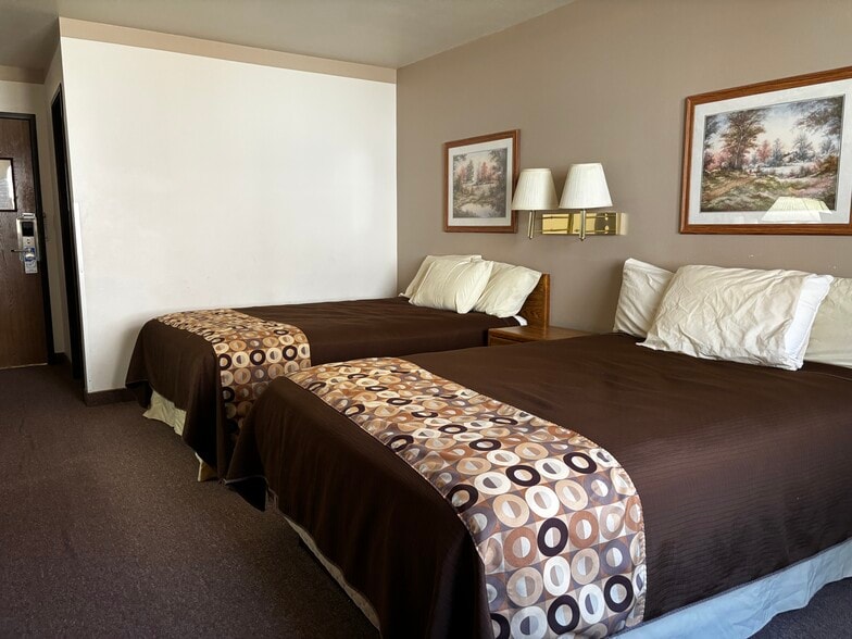 More Photos Of 2100 Fay St, Burlington Hotel For Sale