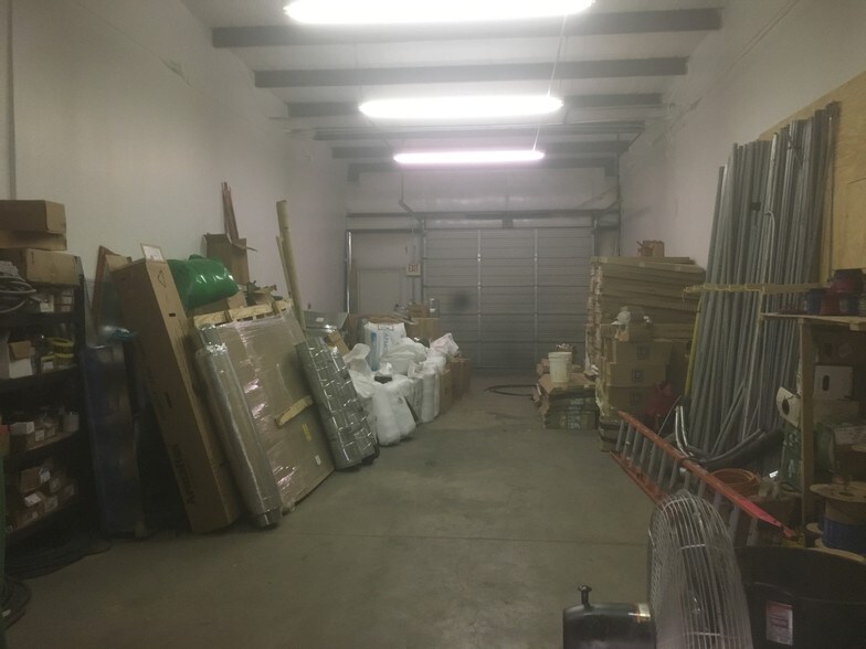 More Photos Of 900 S Midkiff Rd, Midland Storefront Retail Office For Lease