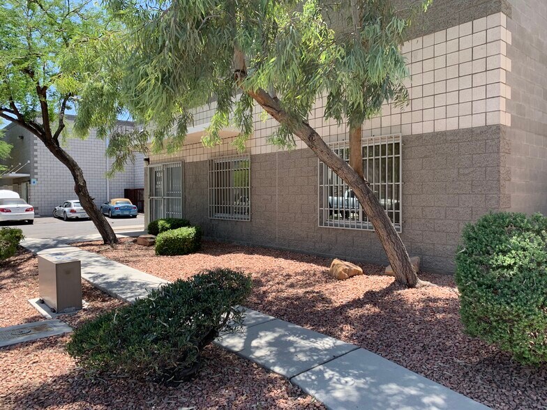 More Photos Of 4364 E Alexander Rd, Las Vegas Warehouse For Lease