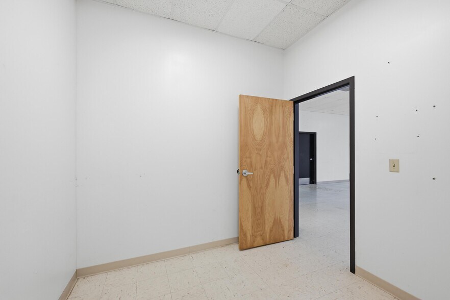 More Photos Of 602 S Michigan Ave, Joplin Freestanding For Lease