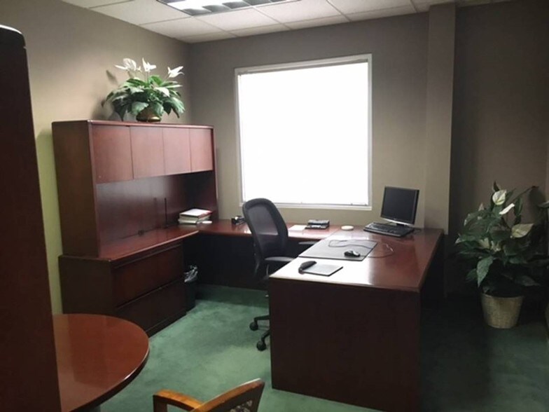 More Photos Of 3005 Business Park Dr, Norcross Office For Sale