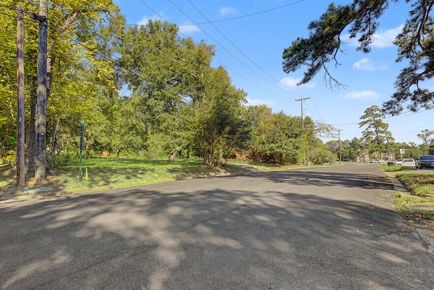 More Photos Of 3010 Sam Houston Ave, Huntsville Land For Sale