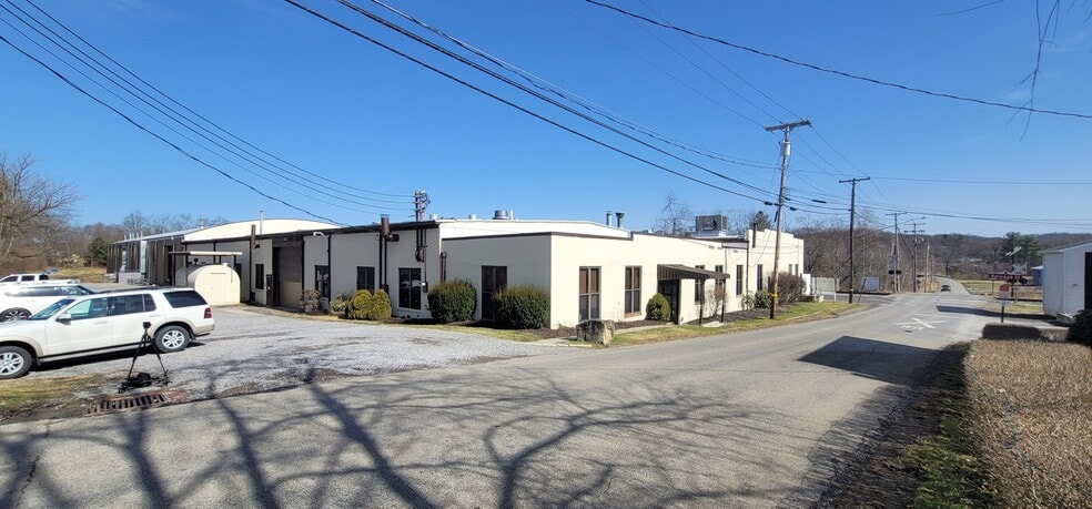More Photos Of 131 Kline Ave, Callery Warehouse For Lease
