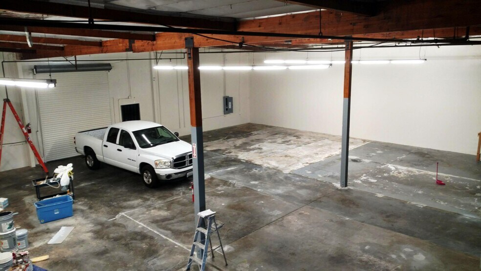 More Photos Of 10722 Trask Ave, Garden Grove Warehouse For Lease