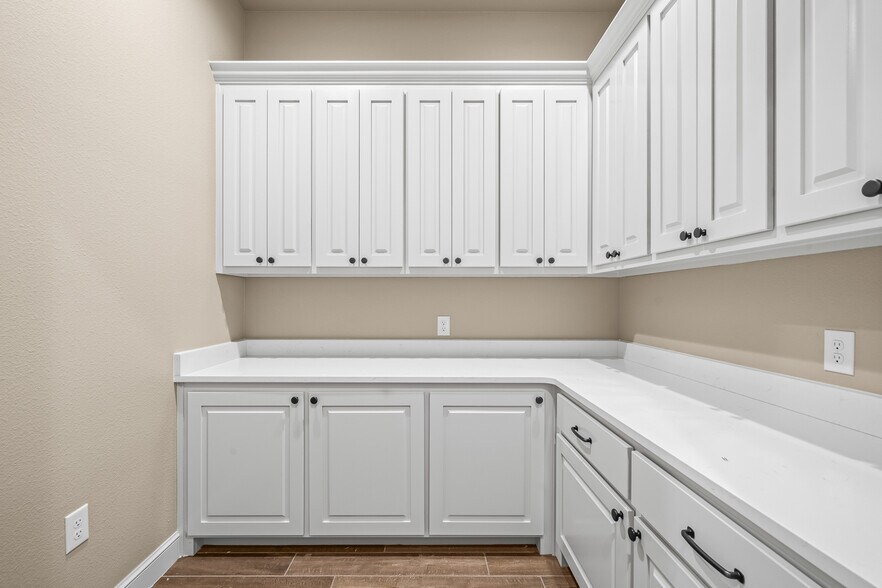 More Photos Of 206 Slide Rd, Lubbock Office For Lease